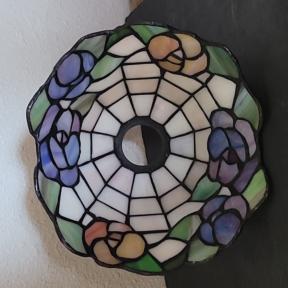 Tiffany Style Lamp Shade - Picture 3 of 6